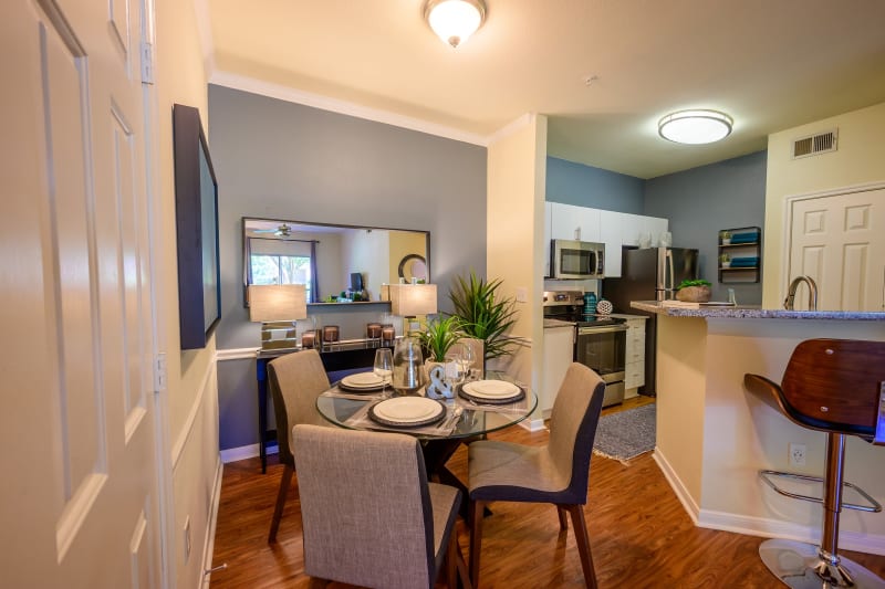Breakfast nook at The View at Lakeside in Lewisville, Texas
