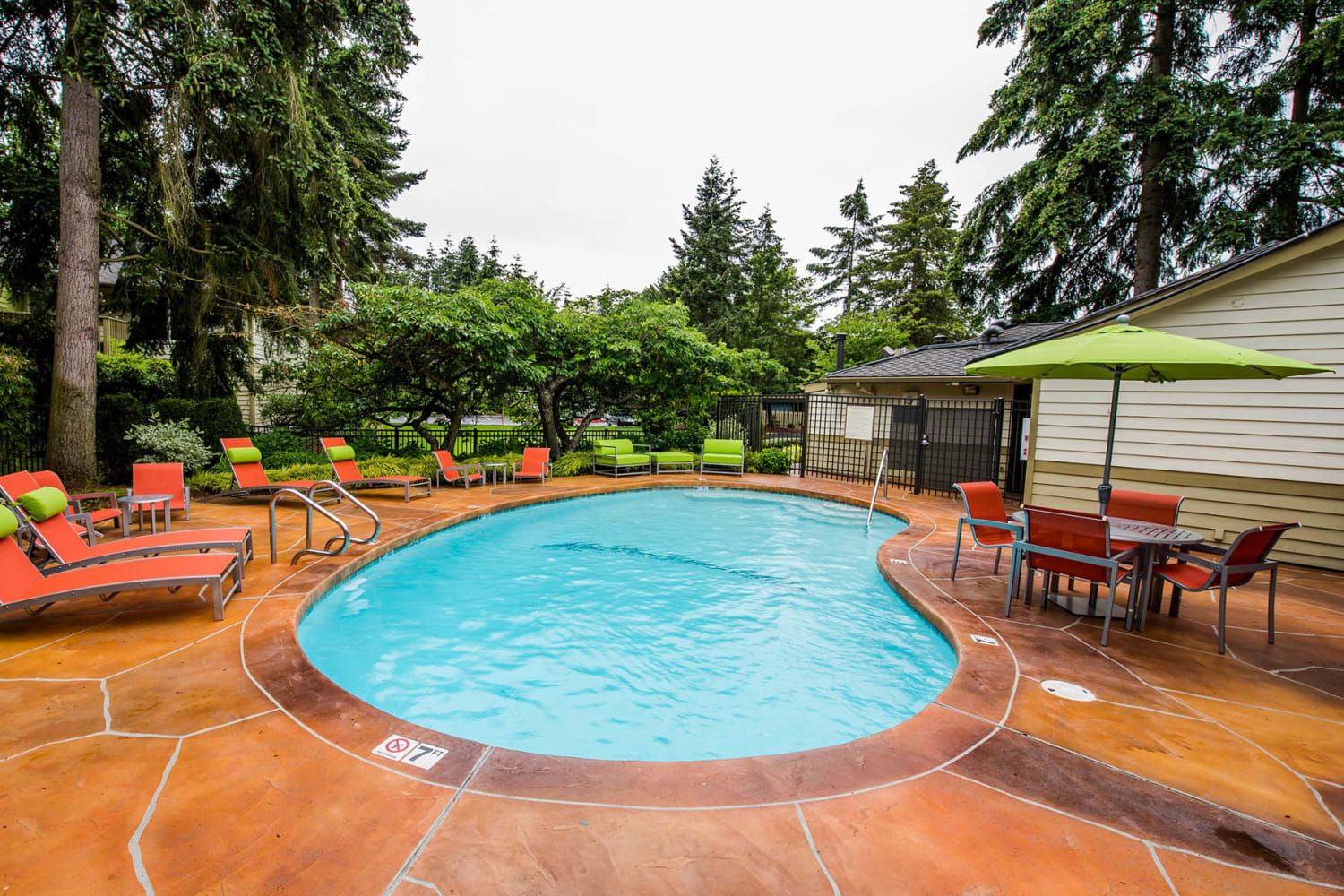 Amenities at Edgewood Park Apartments Featuring WalkIn Closets