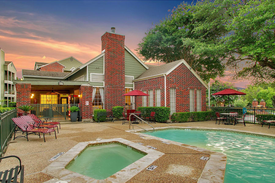 Swimming pool at Bradford Pointe in Austin