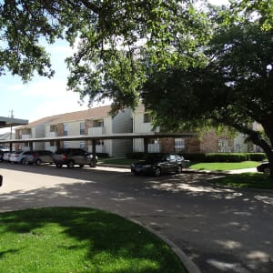 Driveway and carports at Ridgeway Apartments in Midlothian, Texas