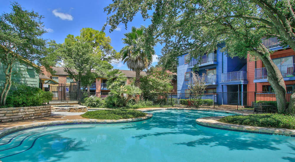 pool SunBlossom Mountain in Houston, Texas