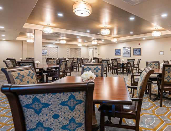 Dining room at Harmony at Harts Run in Glenshaw, Pennsylvania