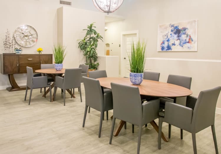 Spacious resting area for seniors Hacienda Del Rey in Litchfield Park, Arizona