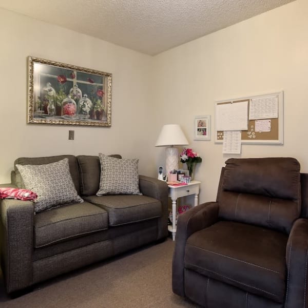 Living room at Pacifica Senior Living Bakersfield in Bakersfield, California