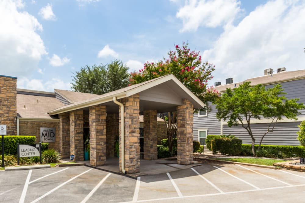 Leasing office main entrance at Austin Midtown in Austin, Texas