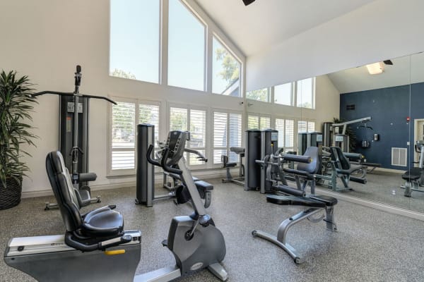 on-site fitness center at Lake Pointe Apartments in Folsom, California