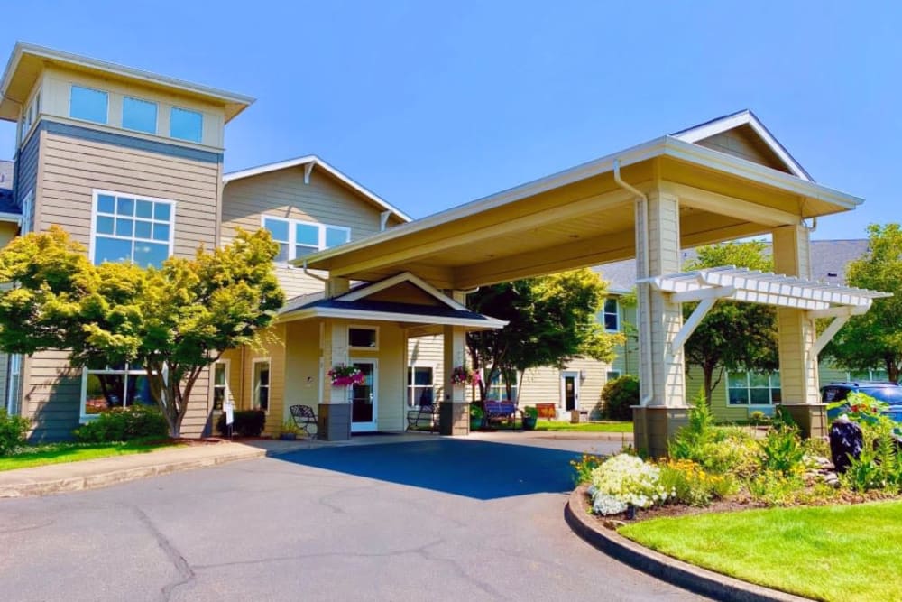 Exterior at Evergreen Senior Living in Eugene, Oregon. 