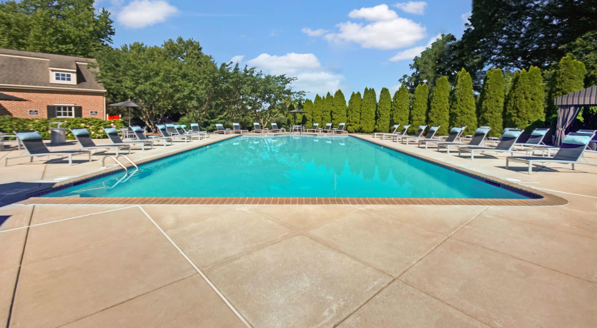 Schedule your tour of Exton Crossing in Exton, Pennsylvania
