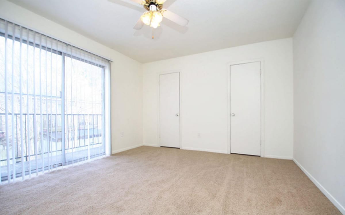 Spacious bedroom at Towne Oaks in Baton Rouge, Louisiana