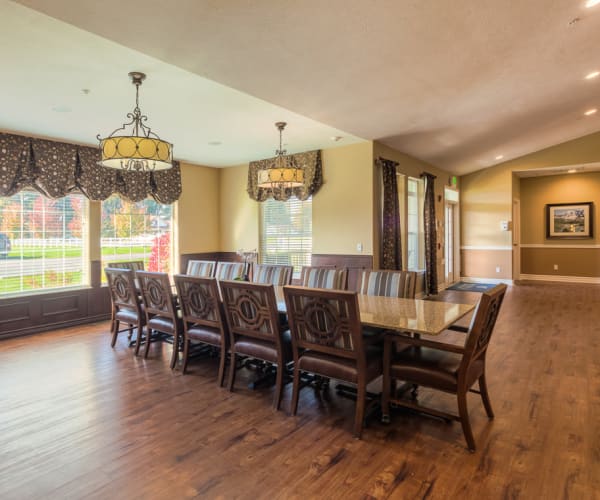 Indoor dining area at Pacifica Senior Living Coeur d'Alene in Coeur d'Alene, Idaho