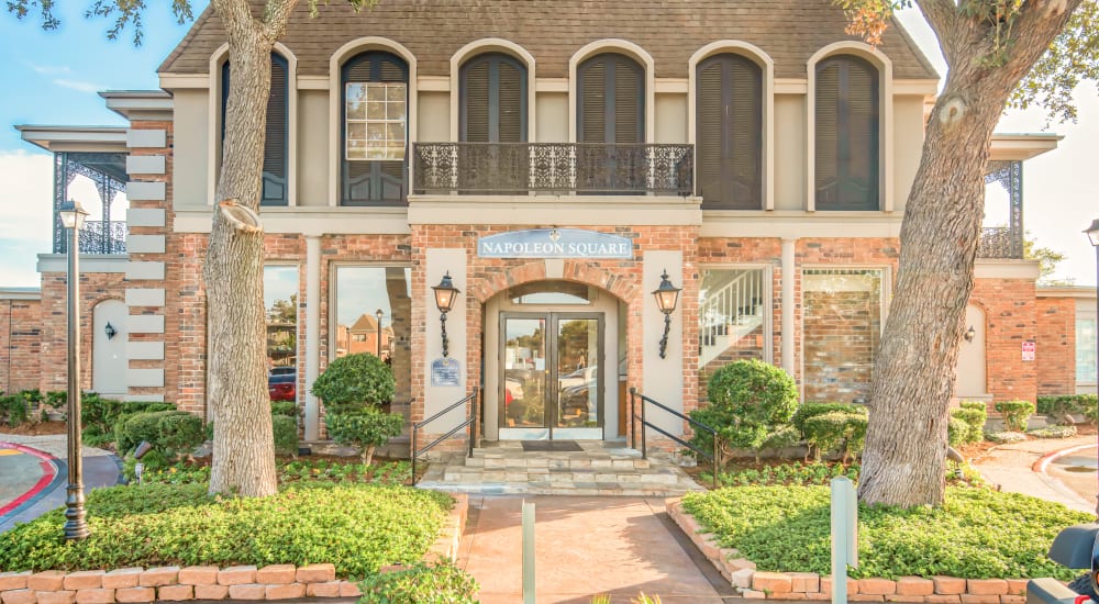 Entrance and outdoor area at Napoleon Square Apartments in Houston, Texas