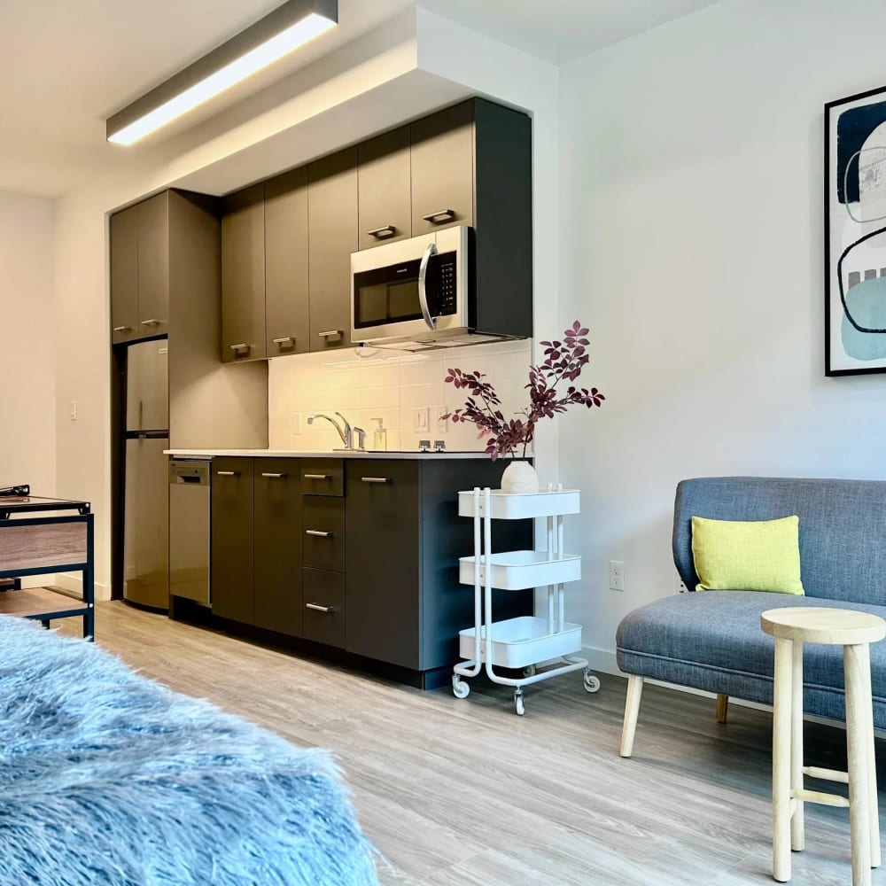 Living room with connecting kitchen at DOCK 59 in Portland, Oregon