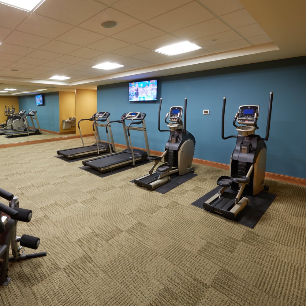 Fitness center at Applewood Pointe of Bloomington at Valley West in Bloomington, Minnesota.
