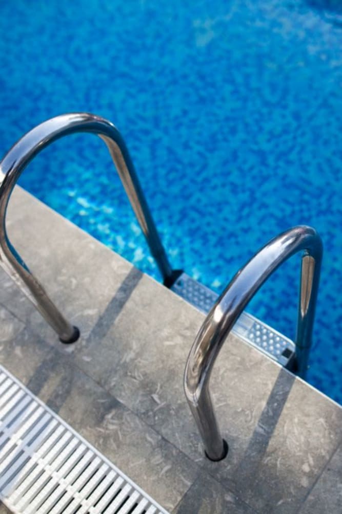 Crystal clear swimming pool at Campbell Flats Apartments in Springfield, Missouri