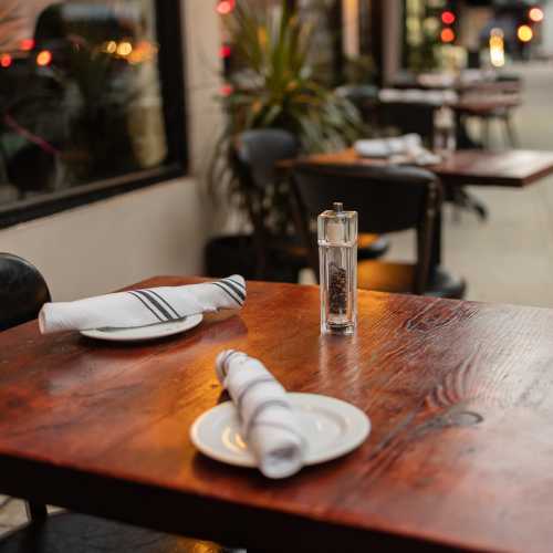 Lovely seating area in a restaurant near Woodyard Greene in Elizabeth, West Virginia