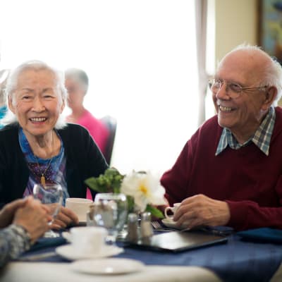 Residents enjoying a meal at Aurora on France in Edina, Minnesota. 