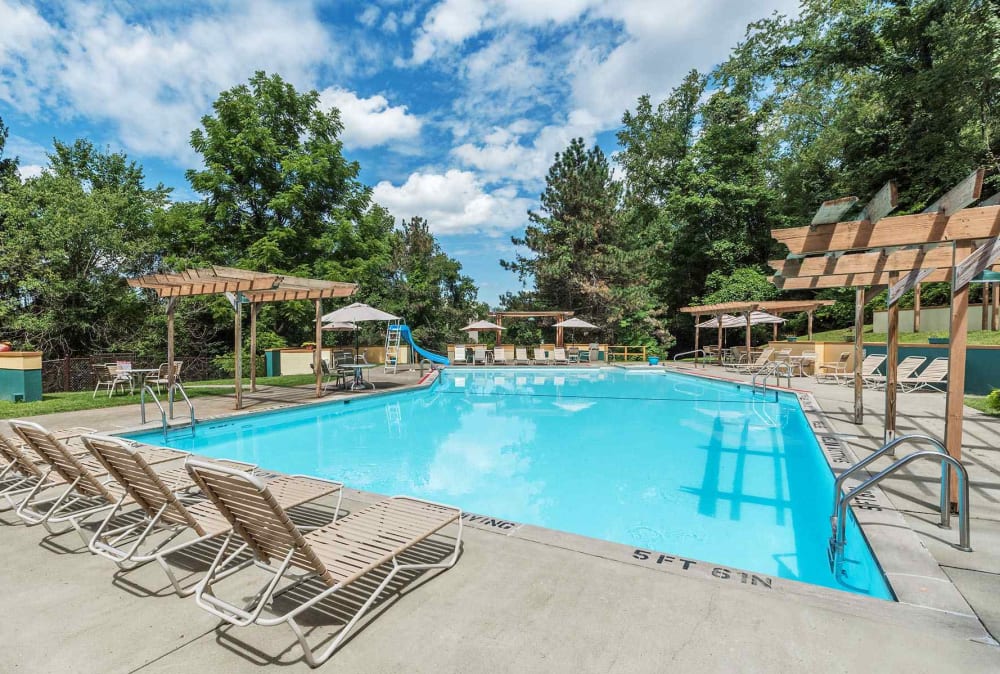 Swimming pool and sundeck lounge seating at Maiden Bridge & Canongate Apartments in Pittsburgh, Pennsylvania