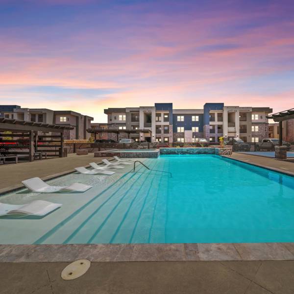 Retreat at Eastlake offers a wide variety of amenities in El Paso, Texas