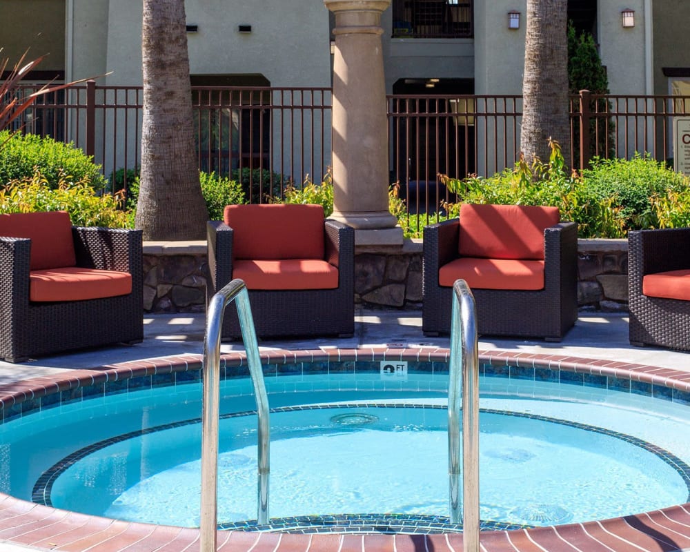swimming pool The Lodge at Napa Junction in American Canyon, California