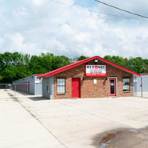 Office and outdoor storage units at Red Dot Storage in Denham Springs, Louisiana