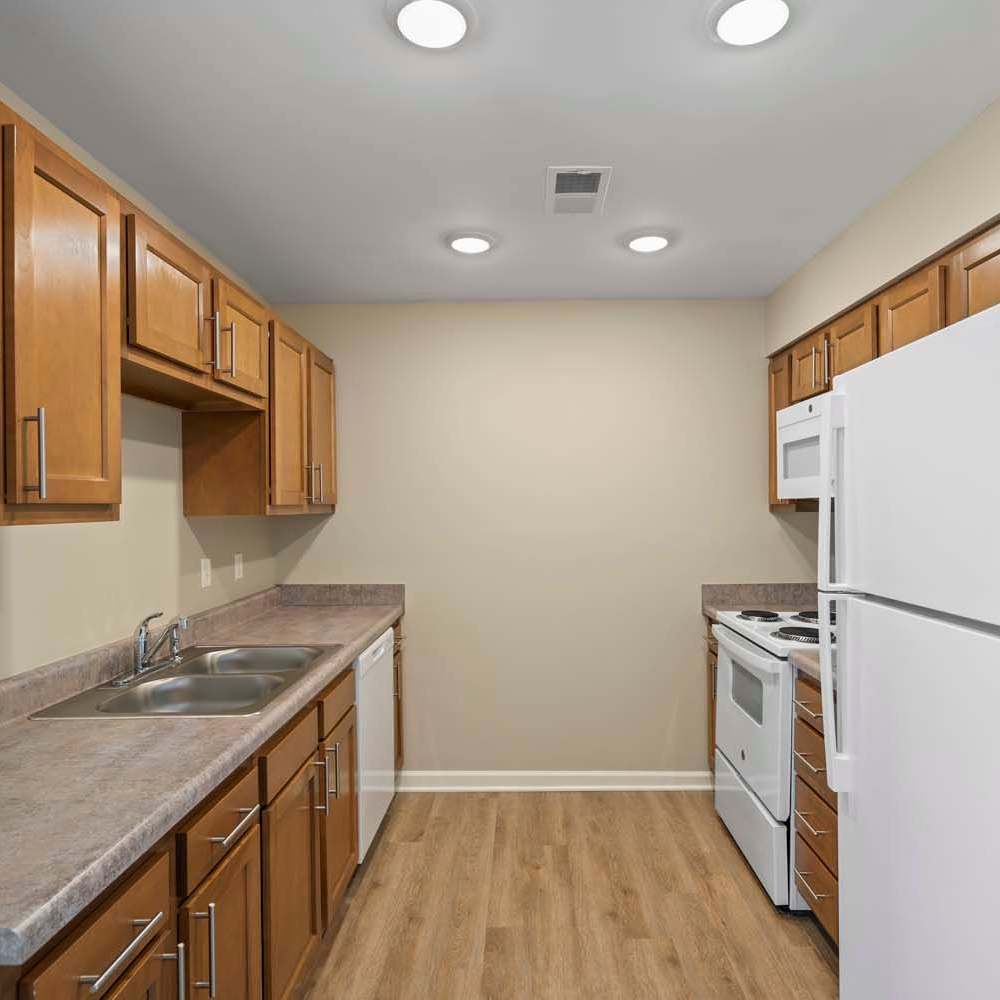 Edison Crossing apartments in Mount Clemens, {location_state_name}}