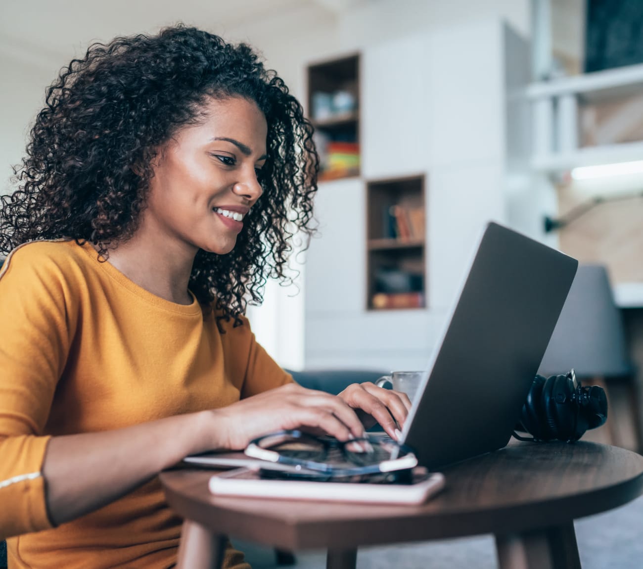 Resident utilizing online payment rental system at Moss Pointe in Canton, Georgia