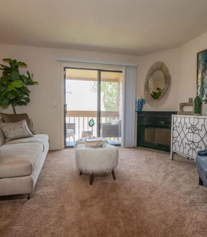 Living room at Sunchase Ridgeland Apartments in Ridgeland, Mississippi