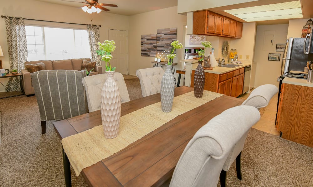Dining room at Sheridan Pond in Tulsa, Oklahoma