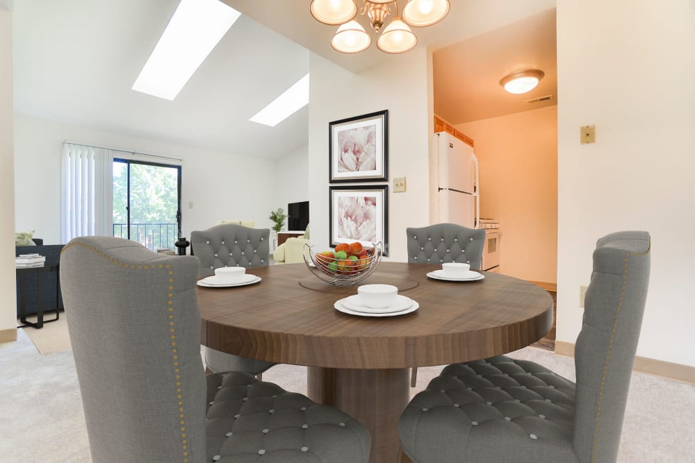 Dining table at Cranbury Crossing Apartment Homes in East Brunswick, New Jersey