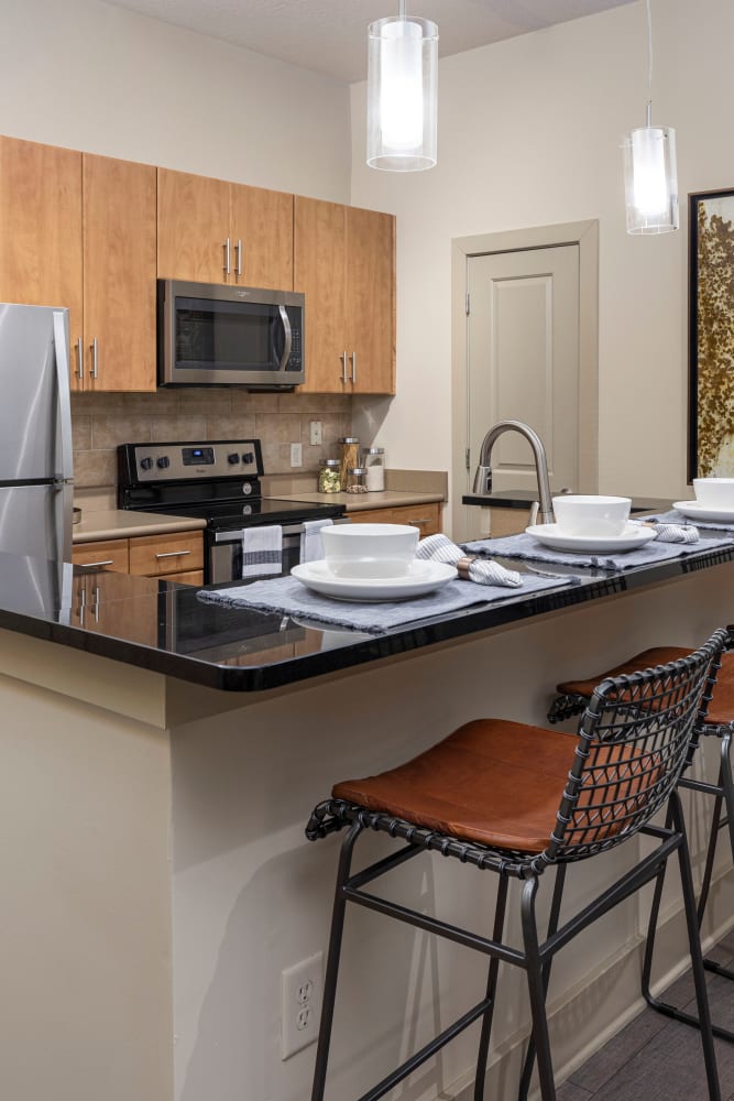 Modern kitchens at 10 Perimeter Park in Atlanta, Georgia