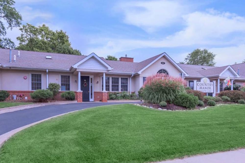 Circular driveway up to Country Manor Memory Care in Davenport, Iowa.