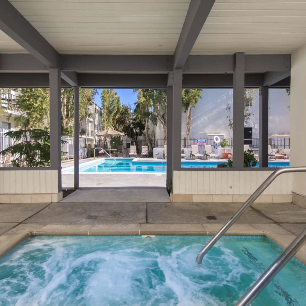 Indoor jacuzzi with bubbling water at Tarzana Springs in Tarzana, California