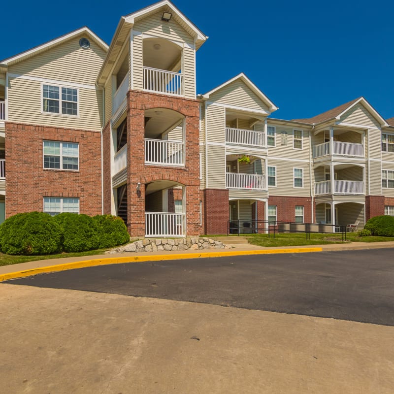 Living room area at North Oak Crossing in Kansas City, Missouri