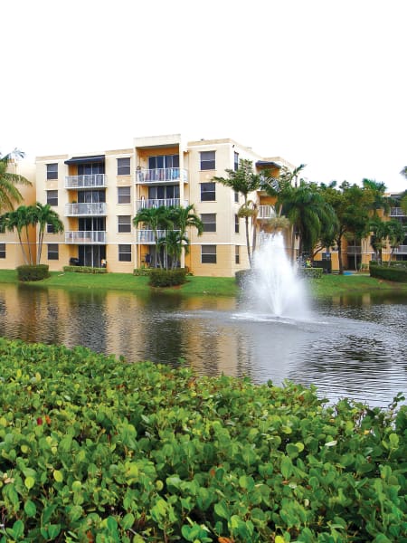 Beach Walk at Sheridan exterior and fountain