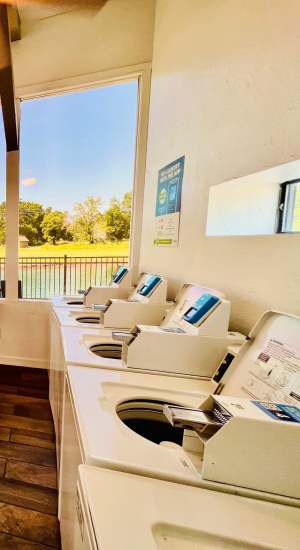 View amenities at The Landing on 9 in Norman, Oklahoma