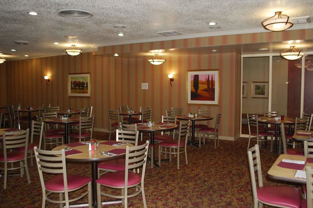 Brightly lit dining area at Park Place Senior Living in Sacramento, California