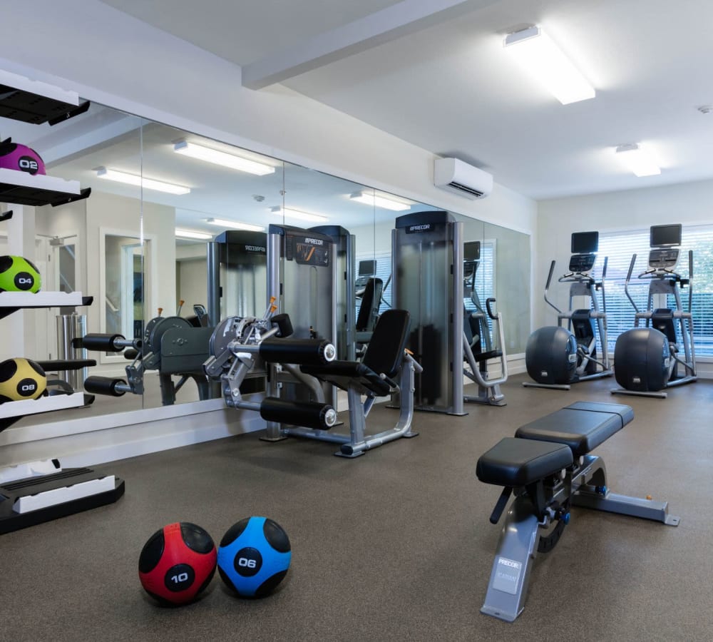 Well-equipped onsite fitness center at Skyline Redmond in Redmond, Washington