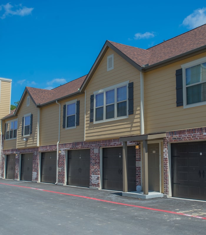 Garage parking at Tuscany Ranch in Waco, Texas