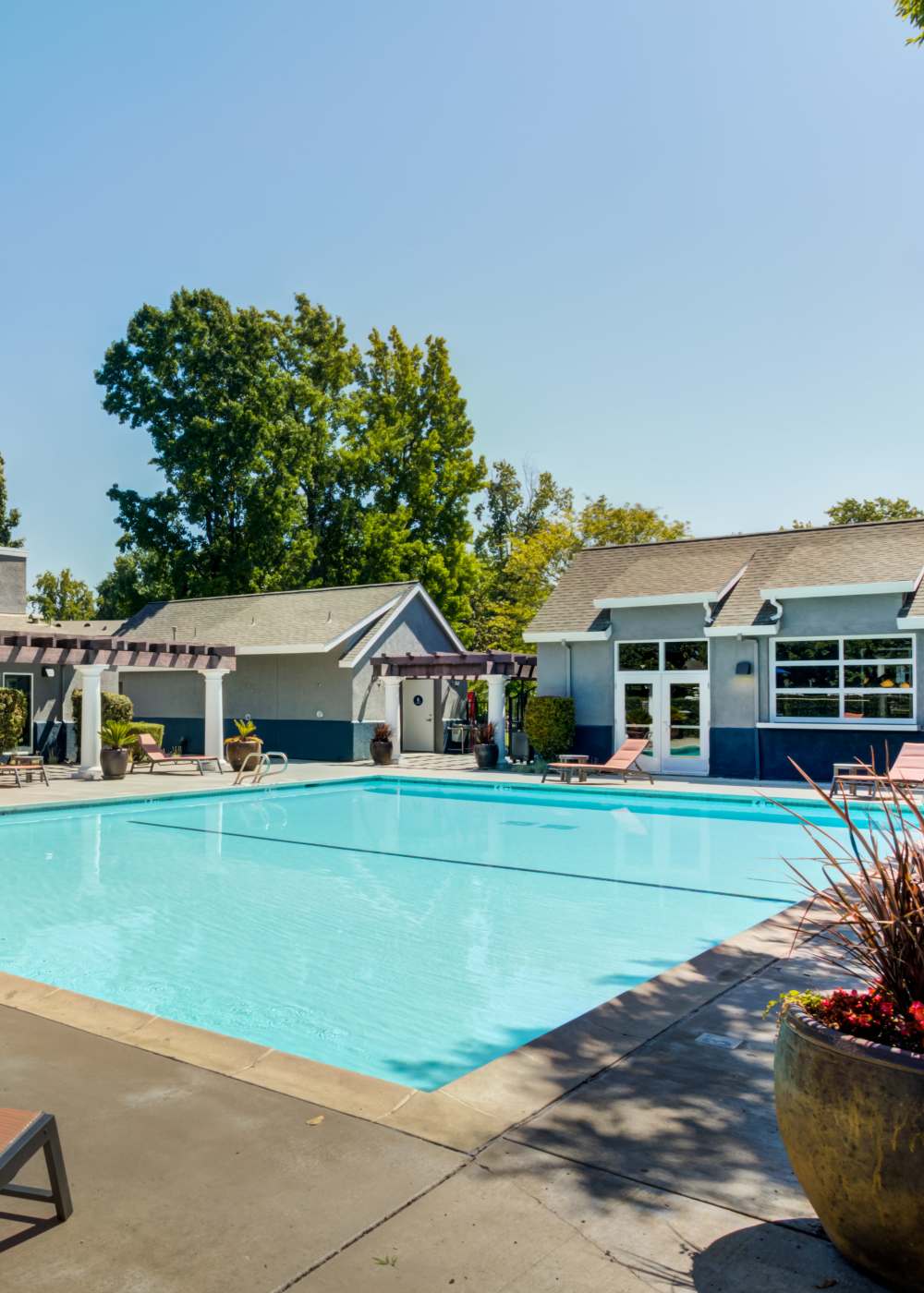 Apartments at The Woodlands Apartments in Sacramento, California