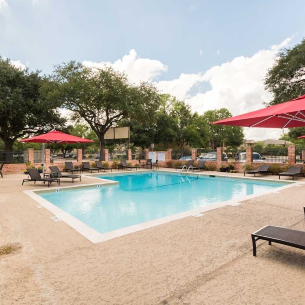 Wonderful pool at Oaks of Timbergrove in Houston, Texas