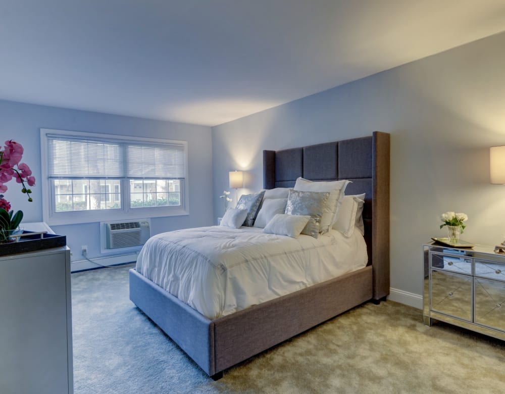 Eagle Rock Apartments at Woodbury for Rent in New York