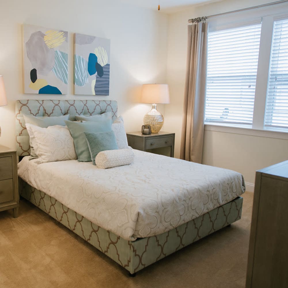 Large bedroom at Beacon on 5th in Charlottesville, Virginia