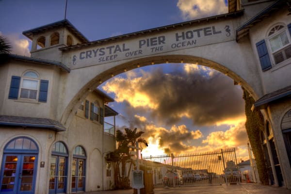 Photo of the Crystal Pier in Pacific Beach near Ocean Palms Apartments in San Diego, California