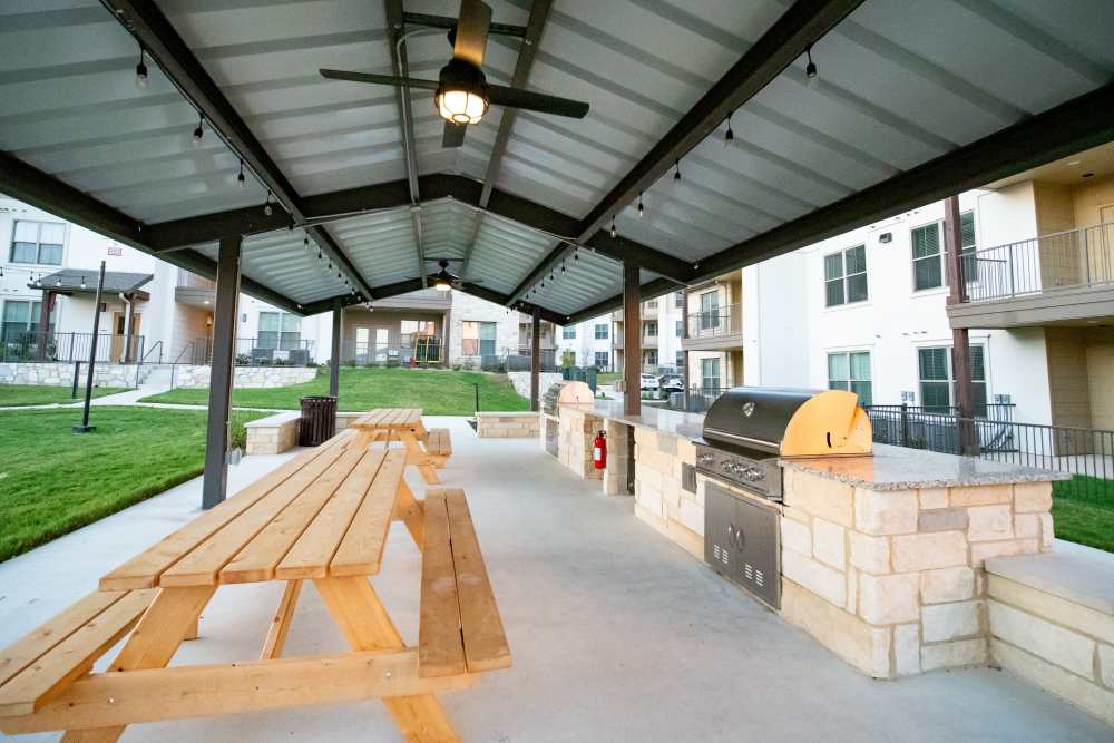 community grille house