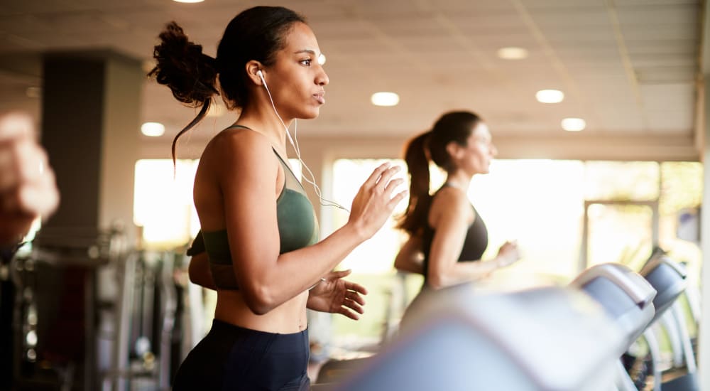 People doing cardio at the gym at Bellrock Bishop Arts in Dallas, Texas