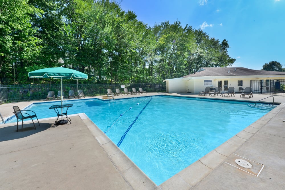 Enjoy Apartments with a Swimming Pool at Willowbrook Apartments