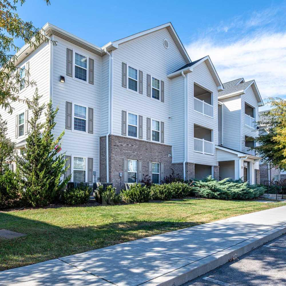 A beautiful exterior view of the apartment building at White Oak Crossing in Knoxville, Tennessee