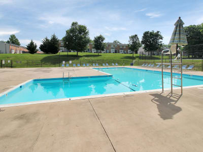 The Glens at Diamond Ridge offers a swimming pool in Baltimore, MD
