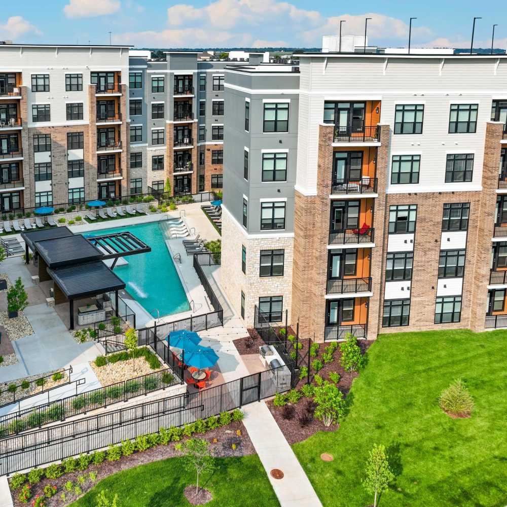 Exterior view of community at Neo Vantage Point in Maryland Heights, Missouri