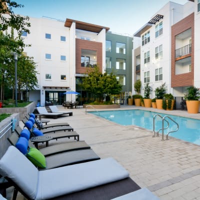 Comfortable poolside lounge chairs at Domus on the Boulevard in Mountain View, California